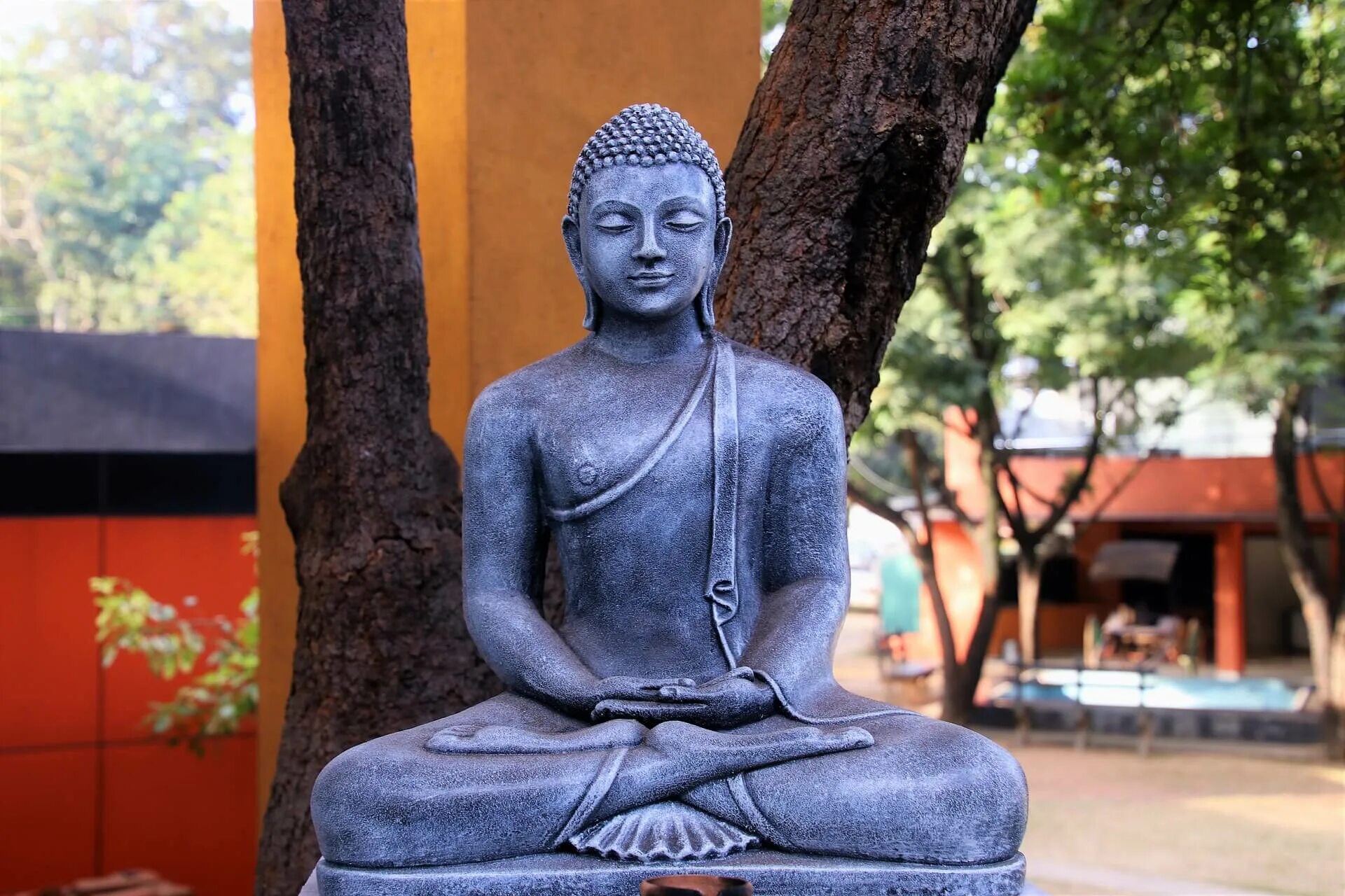 Буда видео. Гаутама Будда статуя. Будда Гаутама Япония. Будда Русяна. Сиддхартха Гаутама.