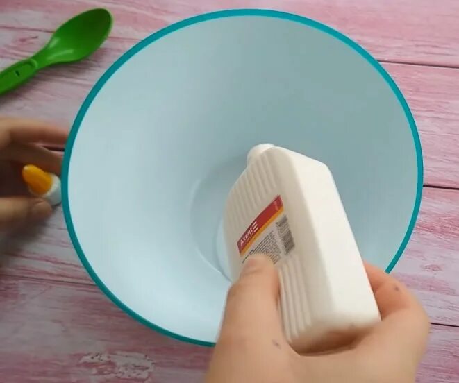 Слайм без клея но с маской пленкой. Слайм из маски пленки. Слайм без клея и тетрабората натрия. Как сделать слайм из маски пленки. Слайм с маской пленкой.