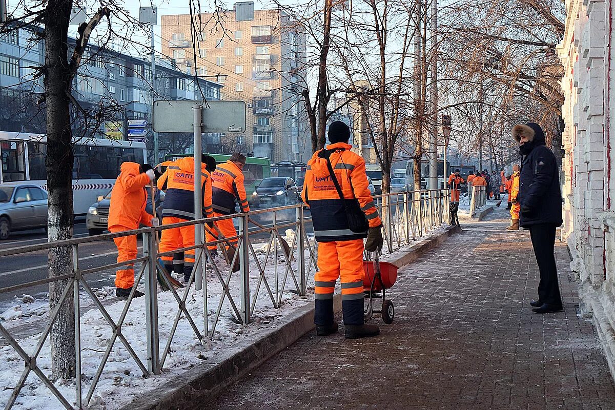 Мп город. Зимняя улица с реагентами. Реконструкция выезды. Работы по благоустройству на Красноярской улице. Зимняя уборка МКД.