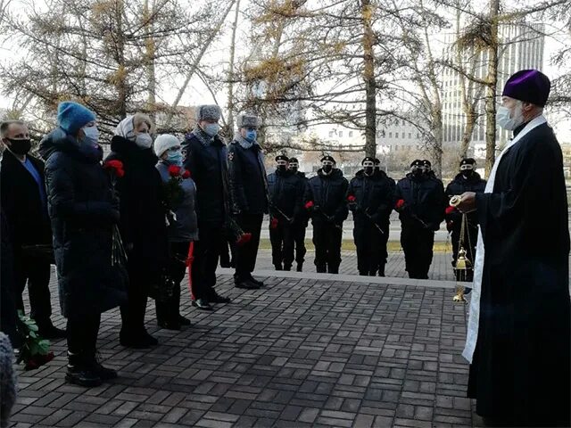 День памяти погибших при выполнении. 8 Ноября день памяти погибших сотрудников МВД. Похороны сотрудников ОВД. Комиссии по организации похорон военнослужащих. Мероприятие ко Дню памяти МВД.