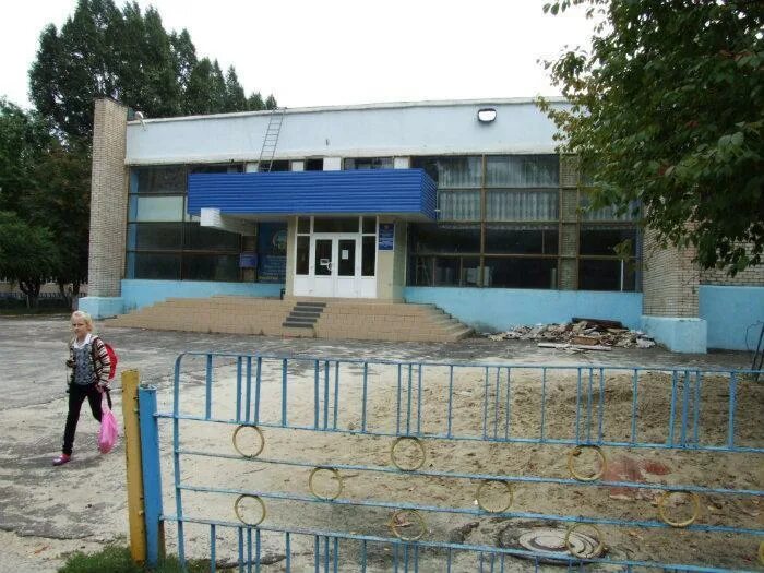 Детская юношеская школа олимпийского. Дюсш 4 волгодонск здание. детская юношеская школа олимп. детская юношеская спортивная школа 3 таганрог. школа 13 волгодонск.