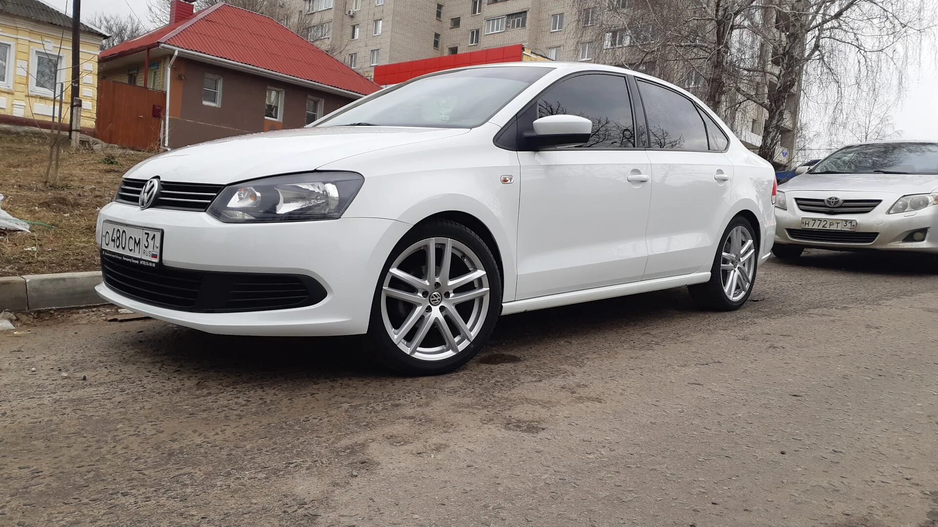 Тигуан ульяновск девушка. Желтый гольф 2. Jetta 200+ драйв 2. Драйв 2 фольксваген. Volkswagen golf 4 и девушка.