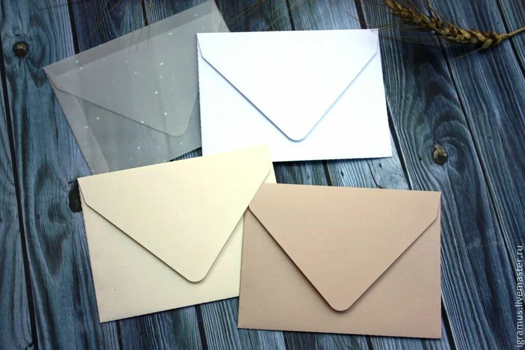 Бумажный конверт. Квадратный конверт. Дизайнерские конверты. Конверт прямоугольный.