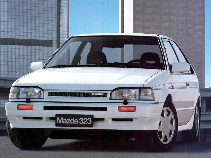 Мазда 323 1987. Mazda 323 bf 1986. Mazda 323 bf r16. Мазда 323 седан 1986. Мазда 323 1985.