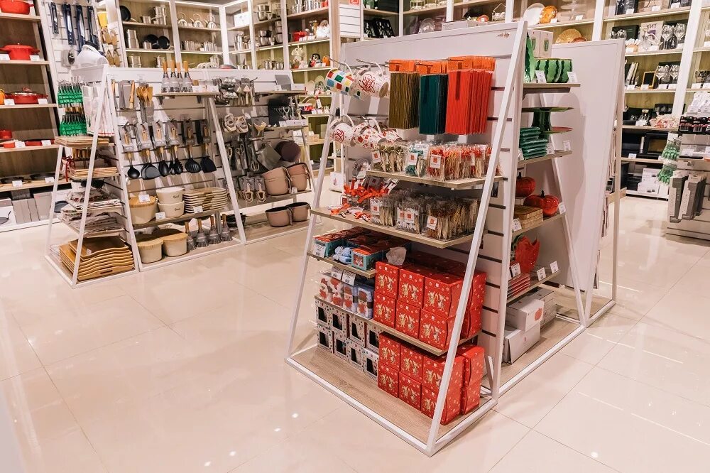 Титан арена архангельск home. Kuchenland титан арена. Кухенлэнд. Кюхенленд архангельск. Трц титан арена архангельск.