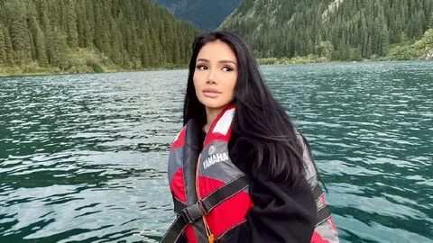 Блоггеры казахстана девушки