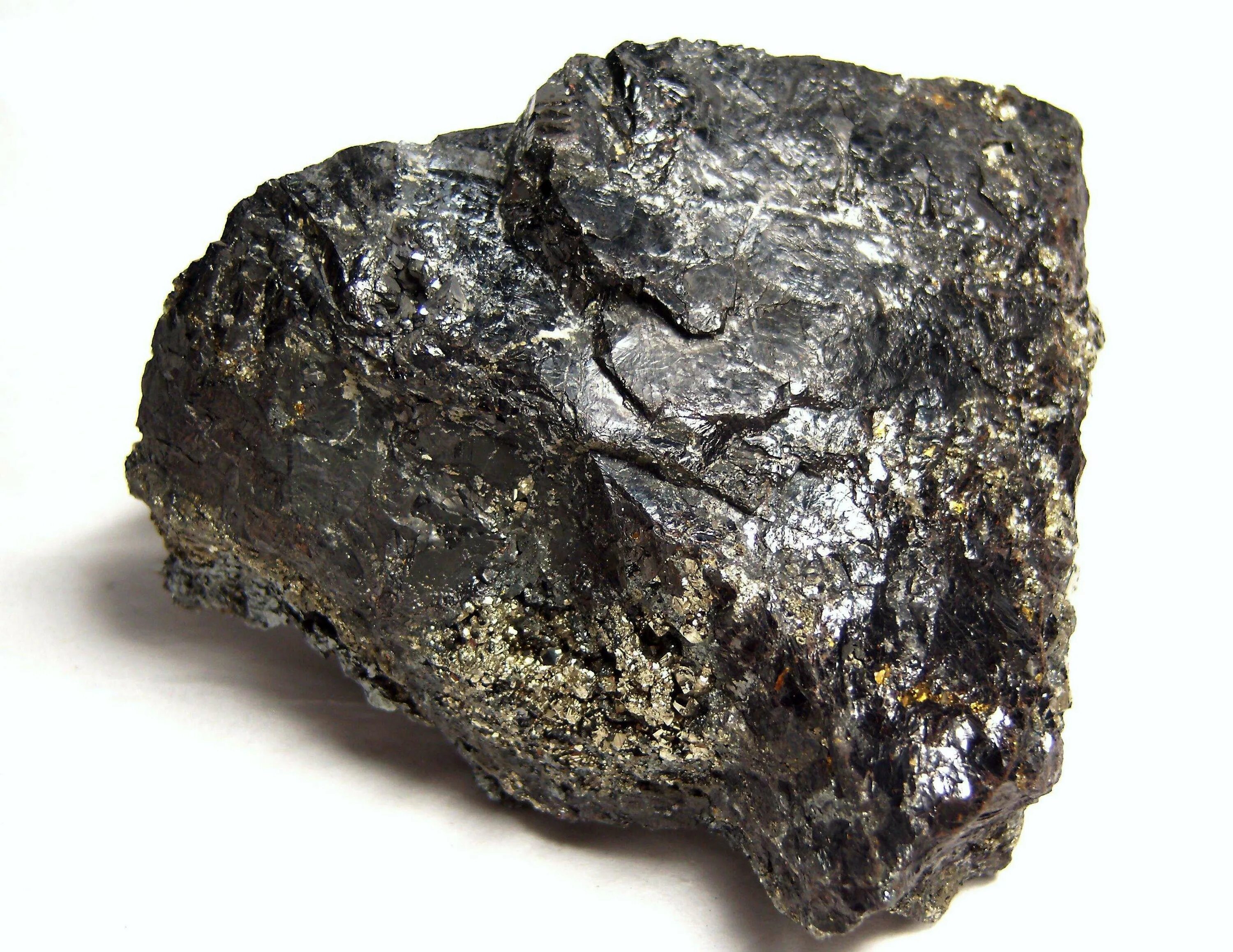 Алюминиевые руды полезные ископаемые. Боксит минерал. Бокситы алюминия. Боксит руда. Колчедан руда.