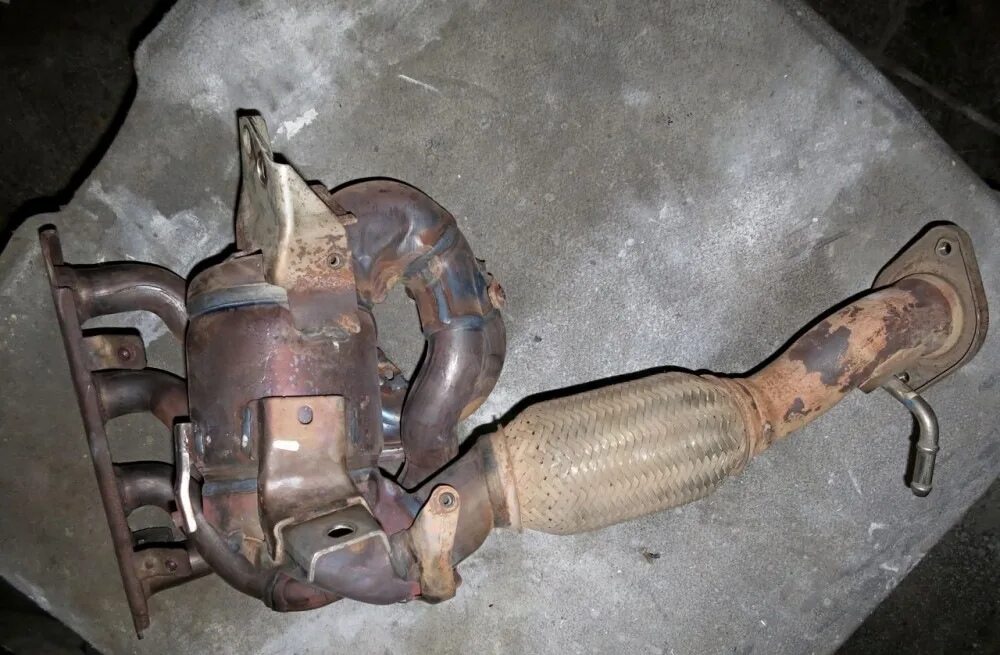 Катализатор сх5. Катализатор на мазду сх5 2,0. Катализатор сх5. Мазда 2. Мазда 2.