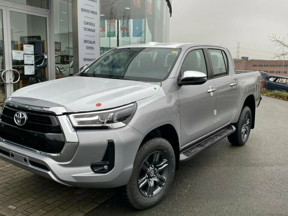 Тойота хайлюкс 2022 цена и комплектация. Toyota пикап 2022. ПТС Toyota Hilux 2022. Пикапы 2022 года. Рафт 4 машина 2022 серая.