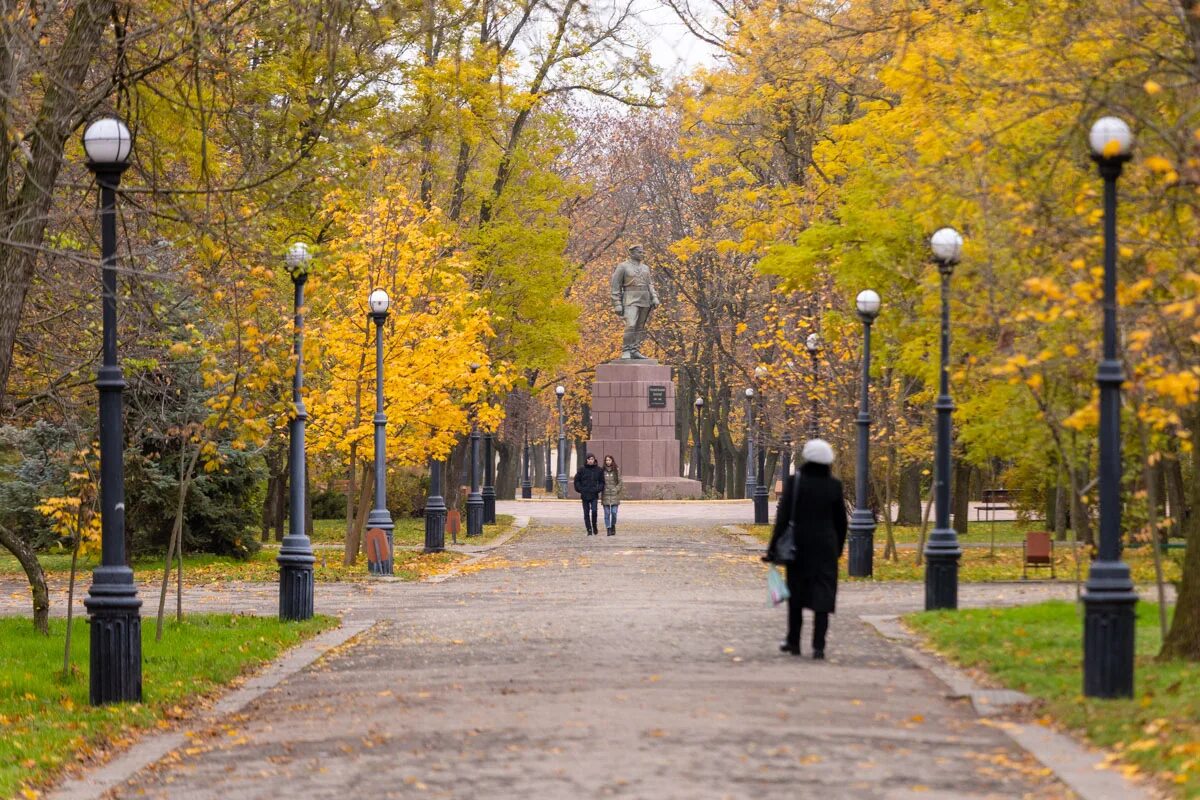 Ливень в москве 18. Москва осень дождь. Снег в москве. 2023. Дождь в москве.