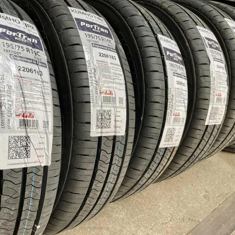 Шины kumho portran kc53. Kumho portran kc53. r16 19575 c kumho portran kc53 107105t. kc53 кумхо 19575 r16c. kumho portran 4s cx11.