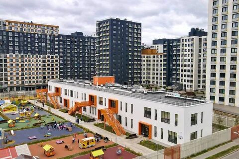Школа москвичка