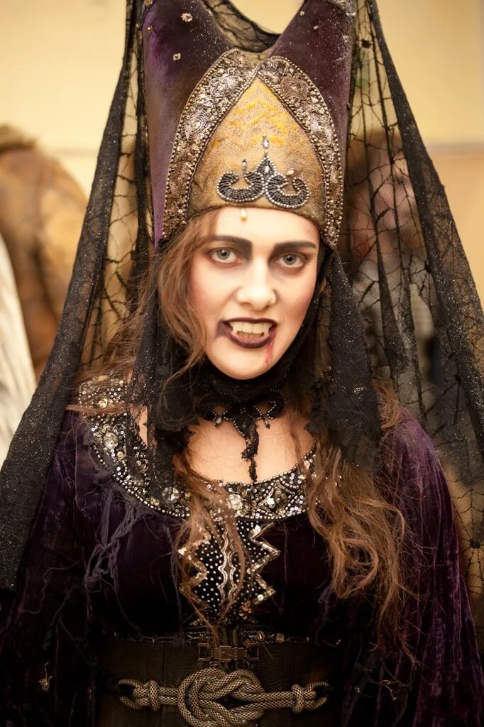 Юрий стоянов вампиры средней полосы. Юрий стоянов вампиры средней полосы. Сериал про вампиров россия 2021. Вампиры средней полосы сериал. Артем ткаченко вампир.