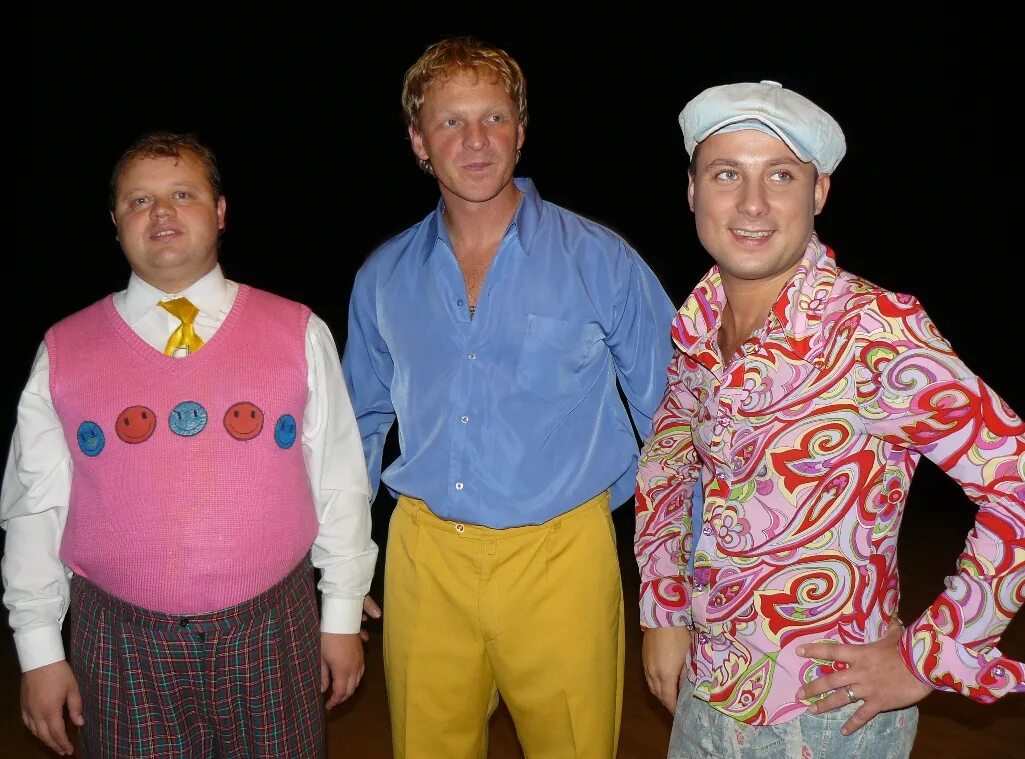 команда квн 2000 уездный город. уездный уездный город номер. группа квн уездный город. команда уральских пельменей в 2023. уездный город (команда квн).