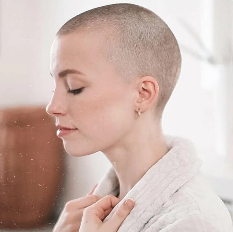 наташа уайтман лысая. девочка с выбритыми висками. ксения иванова лысая. меган фокс брилась налысо?. мия бойко лысая.