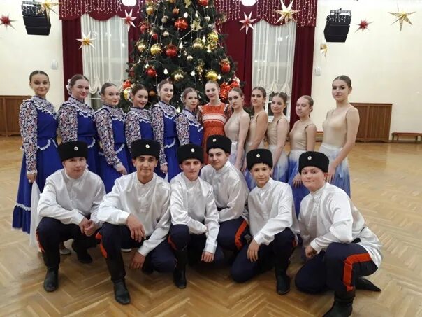 Ансамбль современник. Ансамбль забава открытая европа открытая планета. Народный фольклор ансамбль. Ансамбль современник. Ансамбль лирической песни.