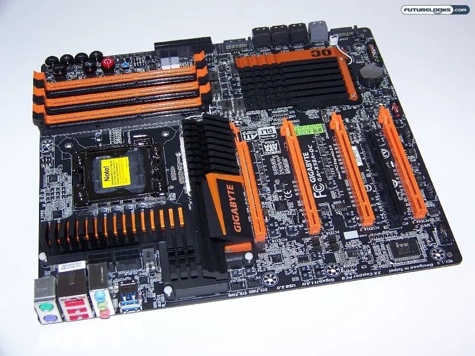 Gigabyte x58a OC. Lga1366 ga x58. Gigabyte 1366 x58. X58 материнская плата.