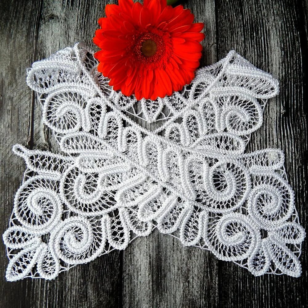 Вязаное кружево. Вязание крючком кружева. Кружева связанные. Вязаное кружево. Старинное вязаное кружево.