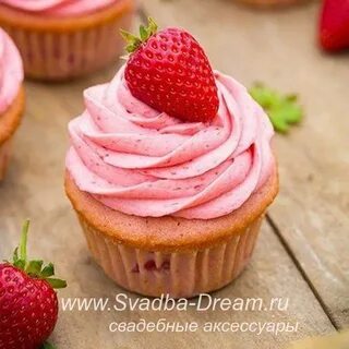 Клубничные маффины