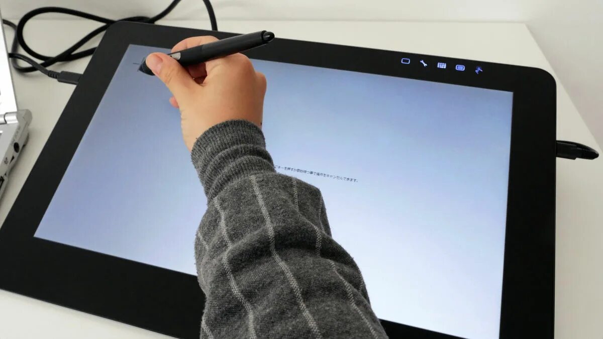 Как подключить графический планшет. Cintiq Pro 16. Графический планшет ВАКОМ синтик 16. Wacom Cintiq 16 Pro 4k buy. Wacom Cintiq 16, черный комплект.