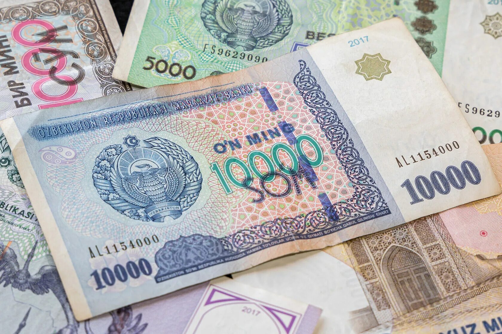 1 млн сум. 2000 Узбекских сум. Узбекистан валюта 100$. Валюта Узбекистана сум. Банкноты Узбекистана.