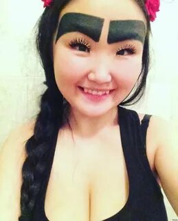 Большие Брови У Девушек Фото.