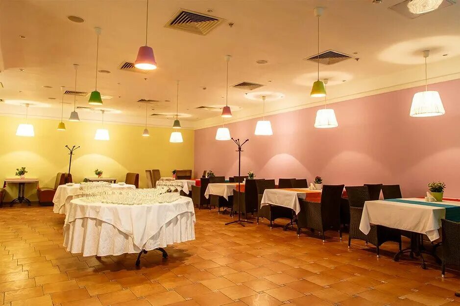 Кафе макаронная. Гуанчиале карбонара. Макарон кафе солнцево. Дом макарон кафе нижний новгород. Что можно приготовить на обед из макарон.