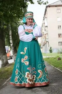 Русский народный костюм зеленый