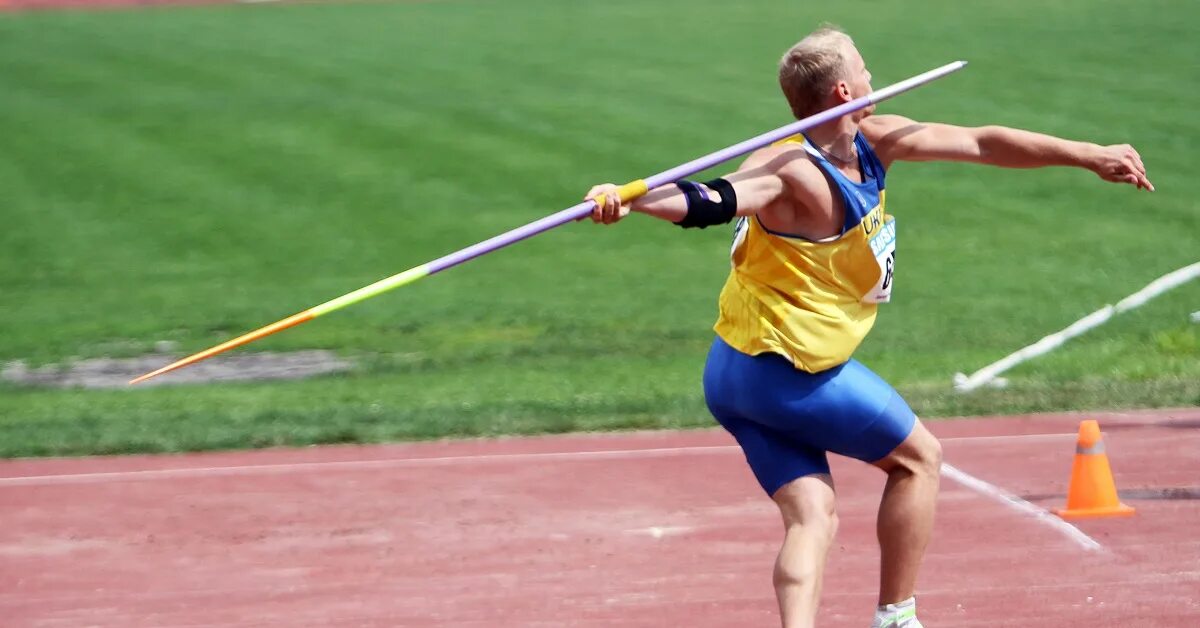 Легкая атлетика бросание копья. Метание копья в легкой атлетике. Метает копье. Ритуль подкинь копья не хватает. Ритуль подкинь копья не хватает.