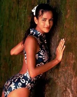 Roselin Sanchesning yalangoch fotosuratlari