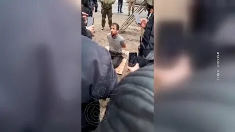 Террорист без штанов на допросе