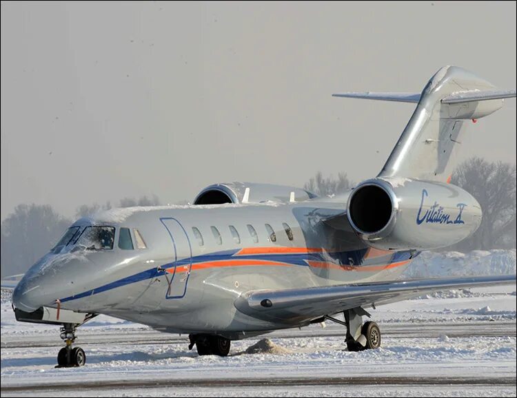 Маленькие самолеты бизнес джет. Jet kz. Jet kz. Cirrus vision jet sf50. Fly jet kz авиакомпания.