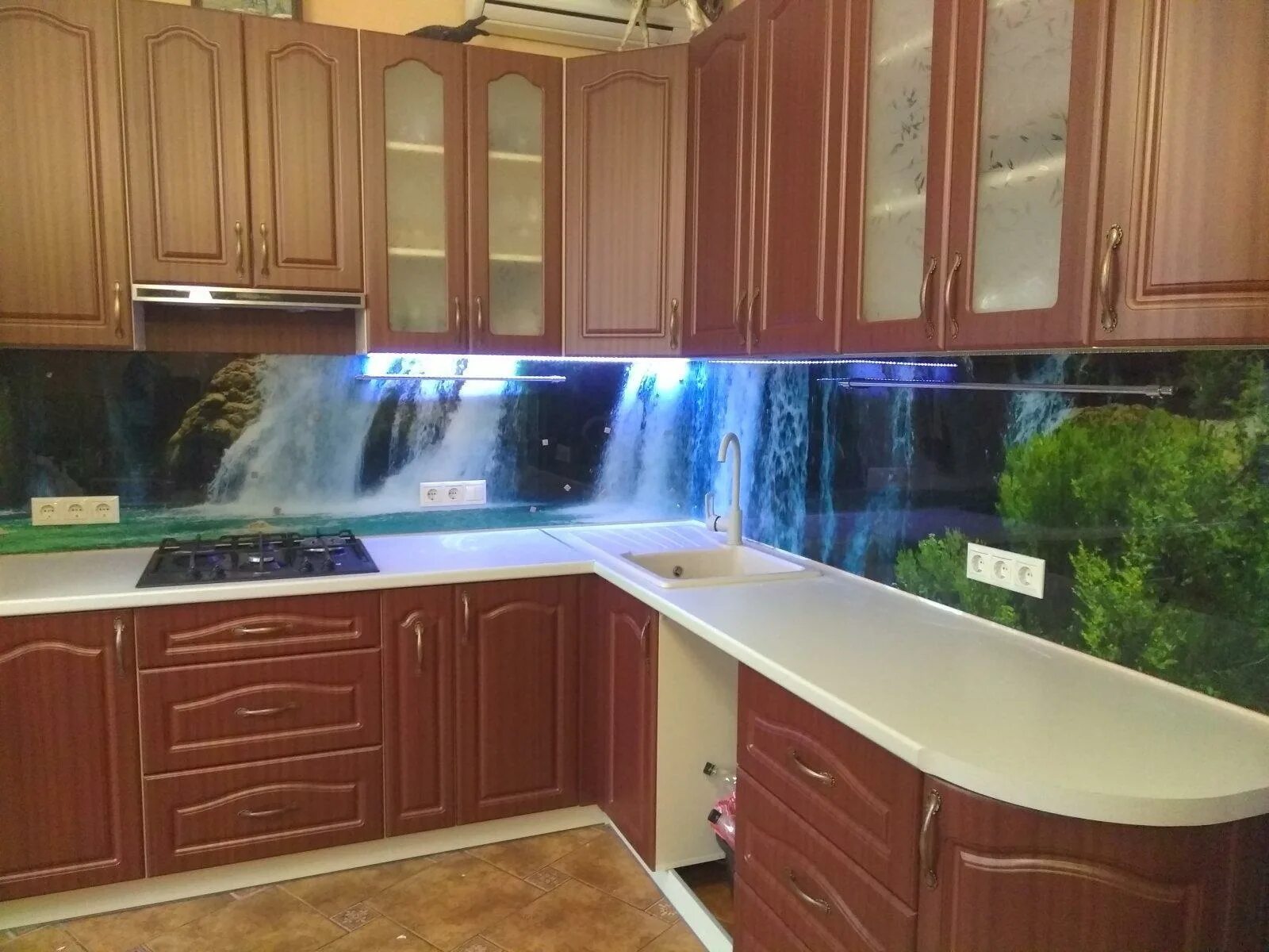 Стеклянная панель для кухни. Фартук для кухни из пластика. Стеклянная панель для кухни. Пластиковые фартуки для кухни с фотопечатью. Фартук стекло на кухню фрукты.