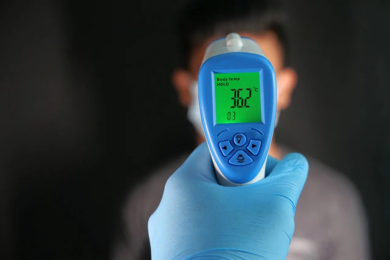 Испытания температурой. Измерение температуры. Контроль температуры пациента. Прибор для проверки температуры. Термометрия.