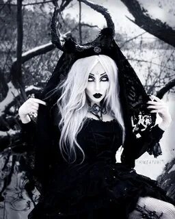 Under the witch gothic