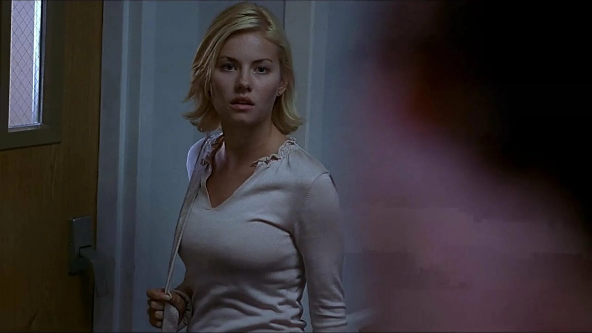 Элиша катберт. Соседка фильм 2004 келли. Элишп кайтчбери соселка. Соседка 2004 элиша катберт. Элиша катберт.