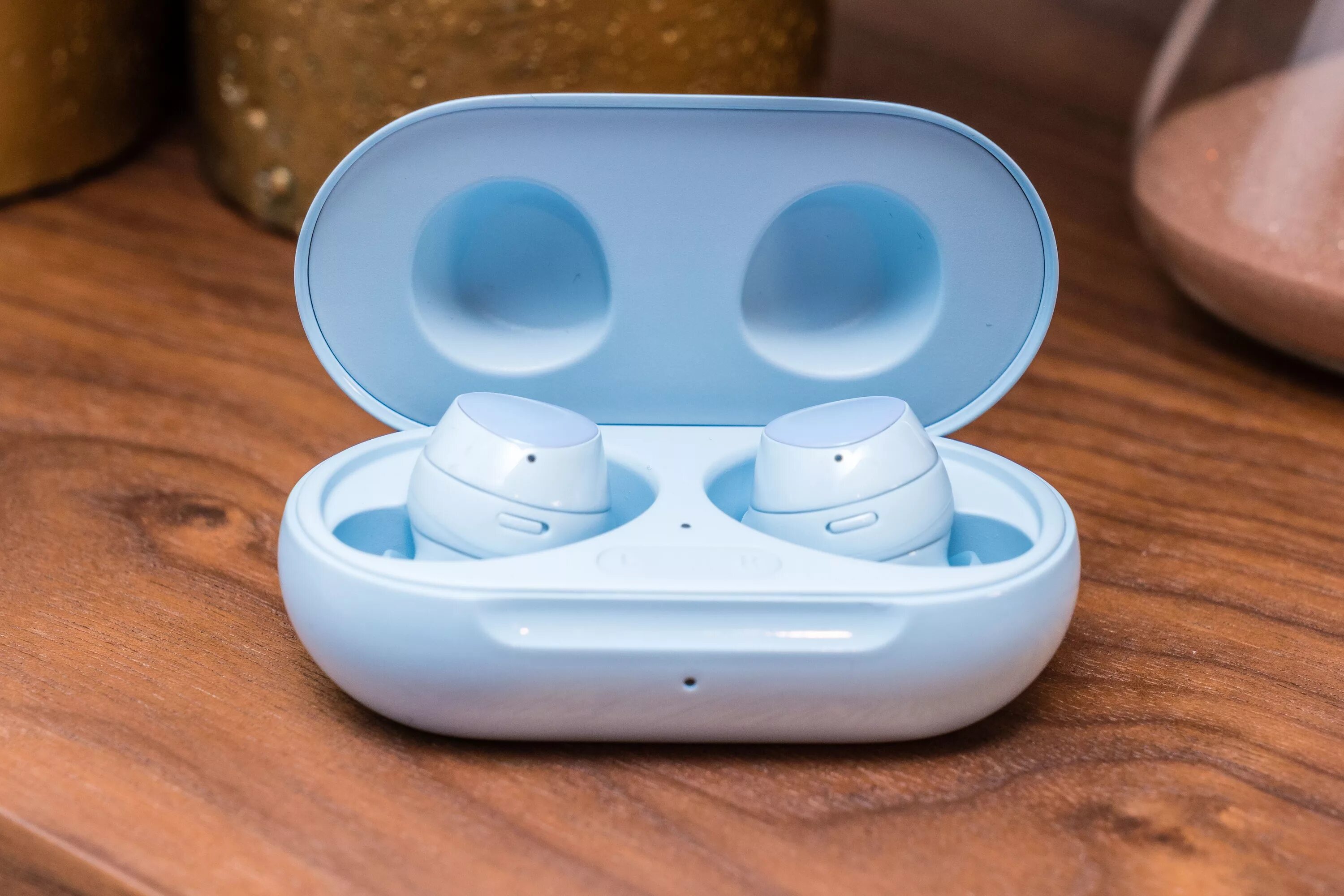 AIRPODS Pro Samsung s10. Samsung Buds or AIRPODS Pro. Samsung Galaxy Buds Pro голубые. Samsung Buds 2 динамик. Airpods vs buds