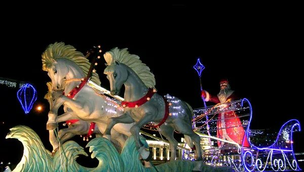 нарезка новый год к нам мчится