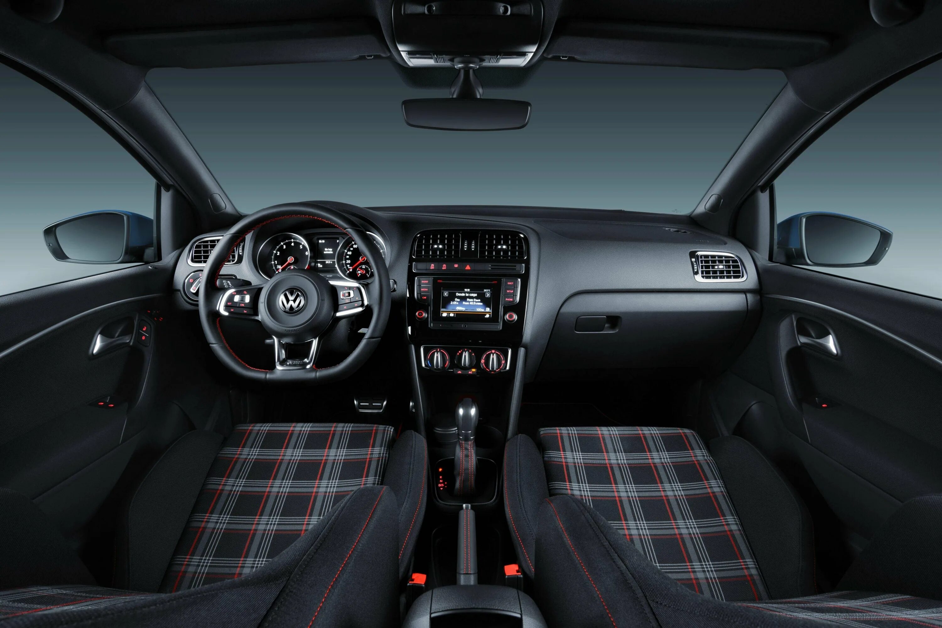 Торпеда фольксваген поло. VW Polo GTI салон. Polo GTI 2012 салон. Polo GTI 2014 салон. Polo GTI 152 КВТ салон.