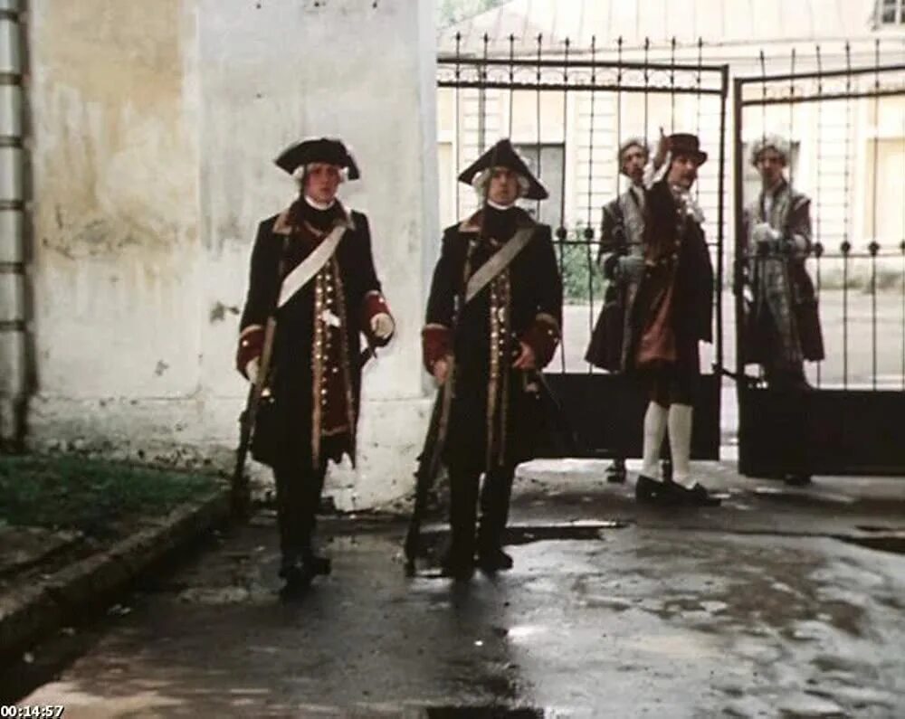 Форма гардемаринов петра великого. Проект гардемарин. Гардемарины кто это. Гардемарин это простыми. Александр домогаров гардемарины 3.