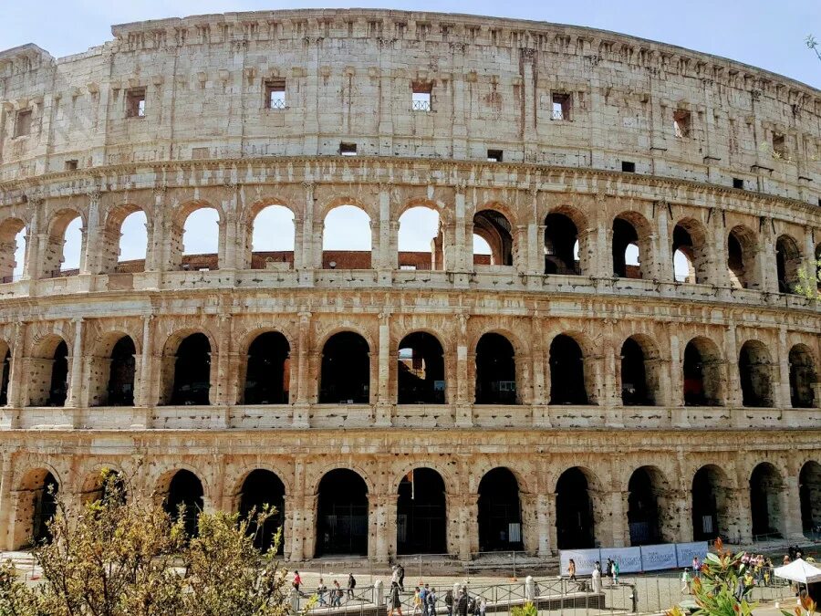 Колизей (Colosseum) – амфитеатр Флавиев.. Колизей ордера. Амфитеатр 32 яруса Колизей. Амфитеатр Флавиев колонны. Колизей строй