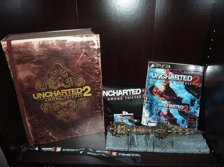 Коллекционка анчартед 2. Uncharted 2 among Thieves Collectors Edition. Uncharted 2 Fortune Hunter Edition. Uncharted коллекционное издание.