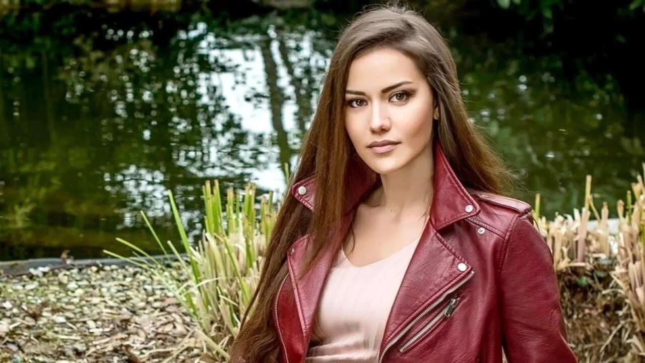 индийская актриса крити санон. туба буйукустун. тувана тюркай tuvana türkay. пынар дениз фотосессия. турецкая актриса берен саат.