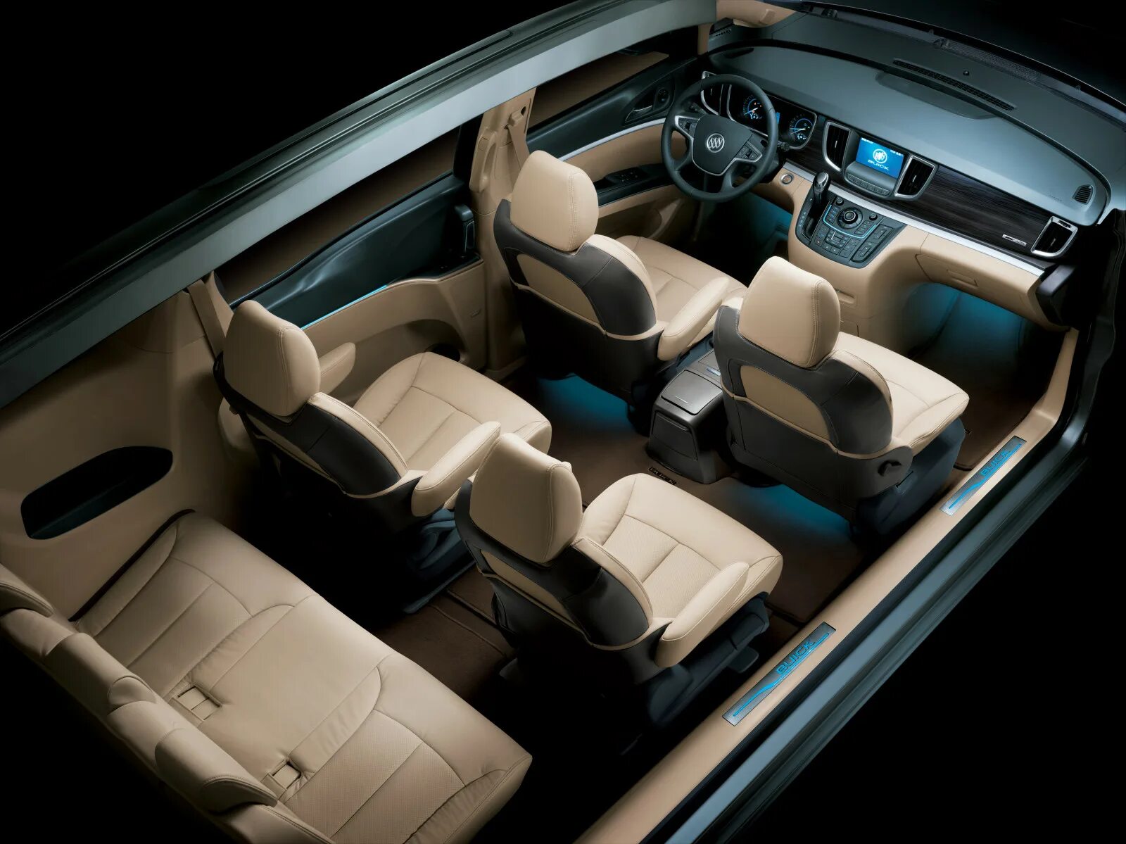 Citroen berlingo multispace 7 мест. Baojun 730. Опель зафира 7 мест. Ситроен пикассо минивэн салон. Мазда сх9 7 местная.