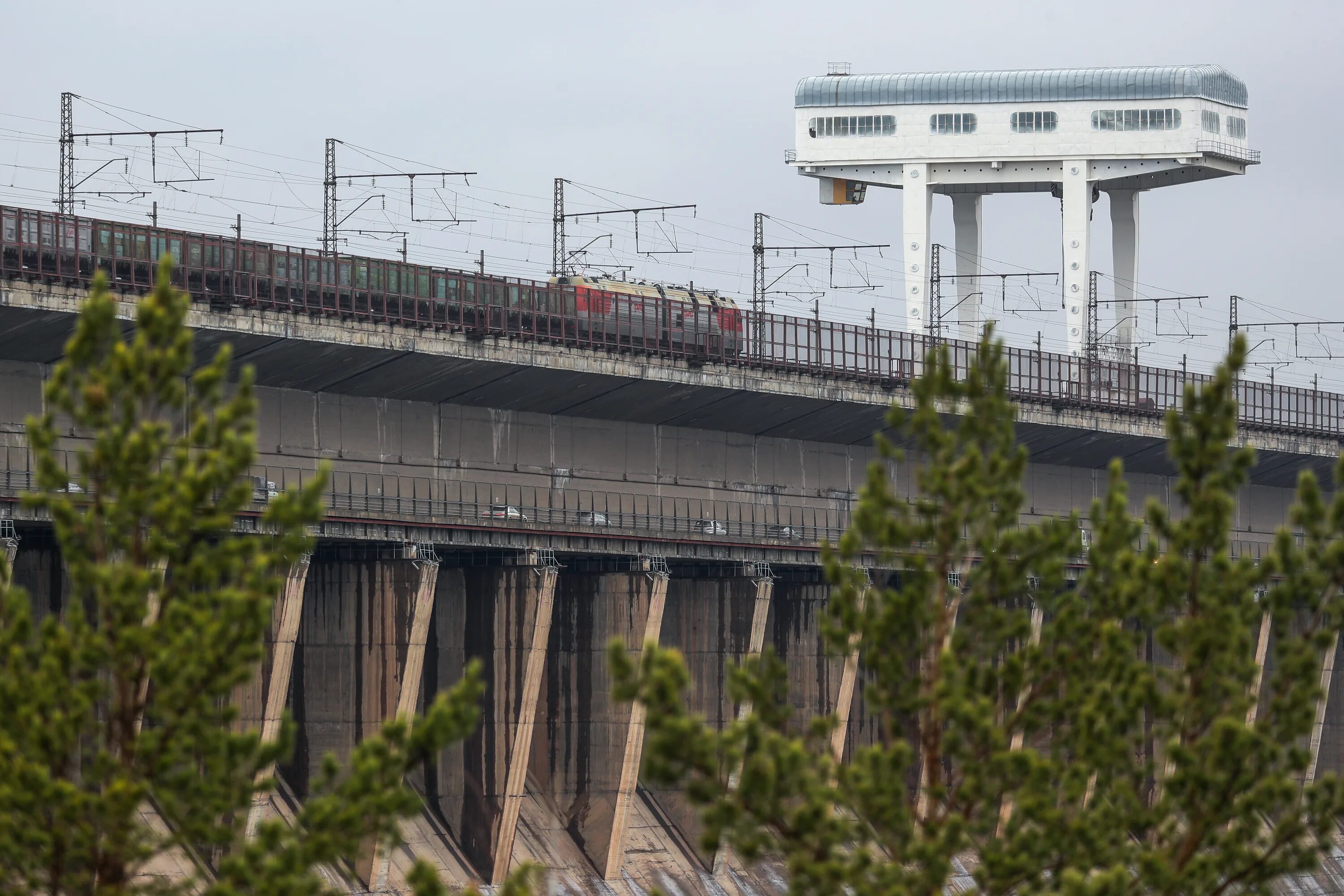 Водосброс рыбинской гэс. Водосброс нарвская гэс. Атака гэс. Дамба херсонская гэс. Атака гэс.