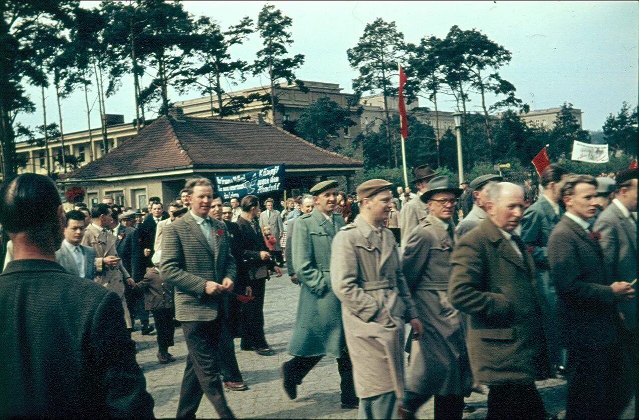 Гдр рутуб. Восточный Берлин 1960. ГДР Берлин 80 е годы. Восточная Германия 1960. Восточный Берлин 1950.