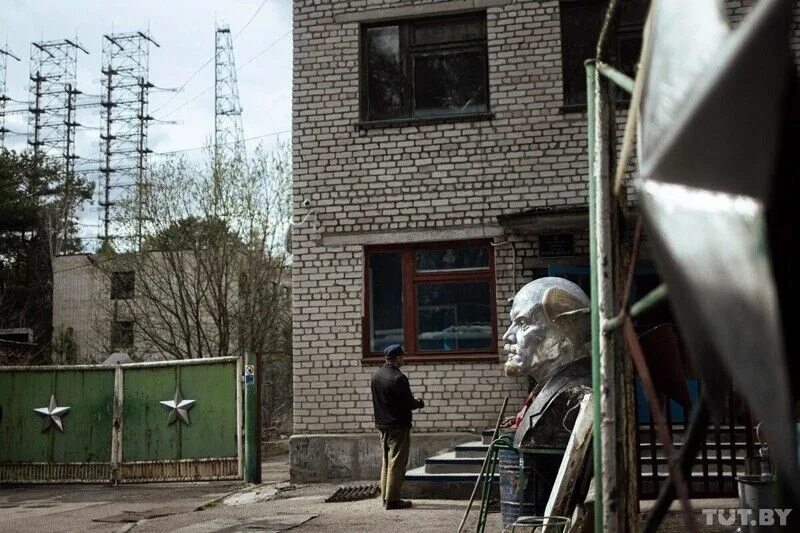 Как выглядит припять в 2025 году. Чернобыль город припять 2025. чернобыль 2002. чернобыль зона отчуждения город призрак. чернобыль зона призраки.