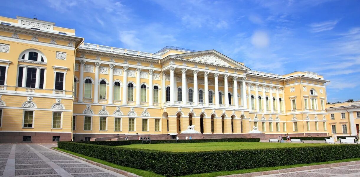 Государственный русский музей цена. Михайловский дворец в Санкт-Петербурге. России Михайловский дворец. Государственный русский музей Санкт-Петербург. Росси Михайловский дворец сверху.