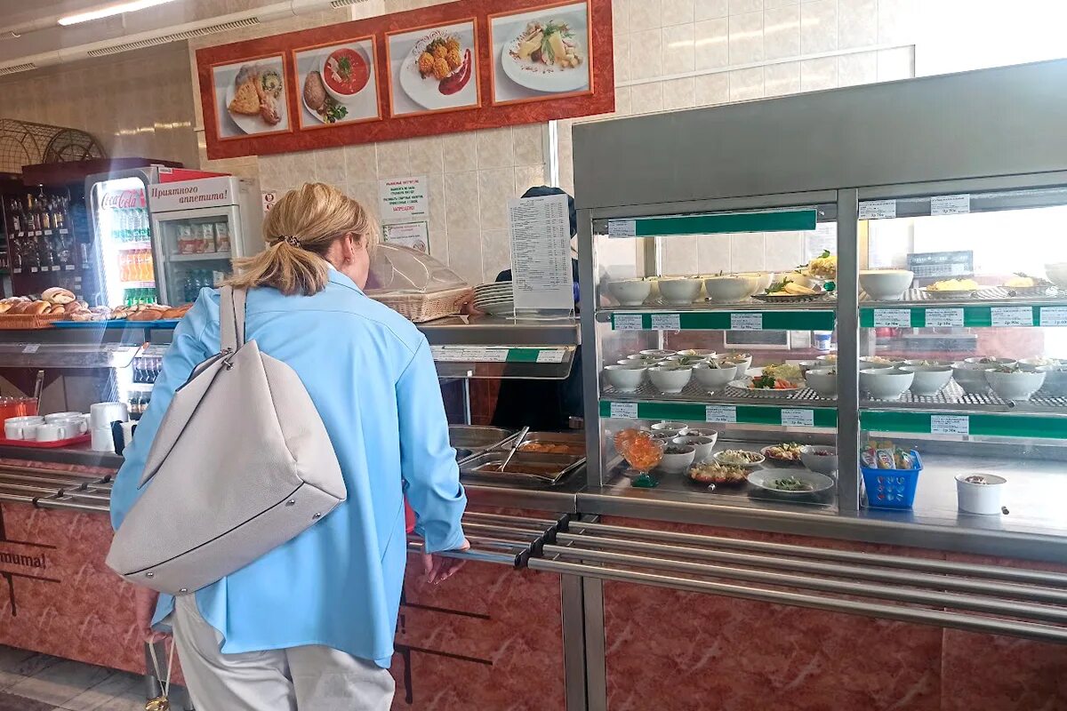 Пять столовых. Что продают в белорусских столовых.