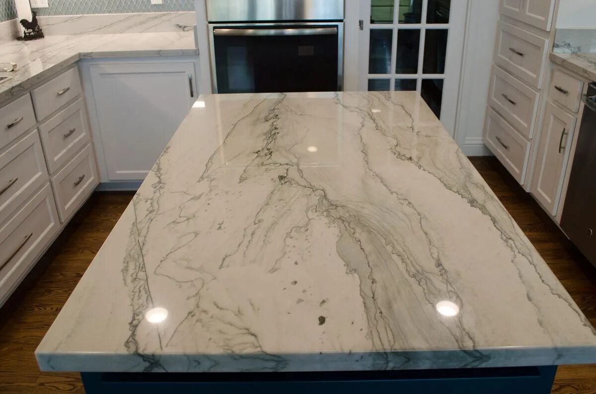 Neolith calacatta luxe. Столешница из бетона. Кухня бетон с мраморной столешницей. Мрамор итальянский скиф. Бетонная столешница.
